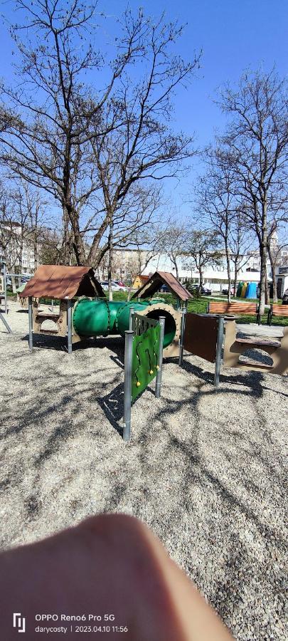 Central City Bacău Esterno foto